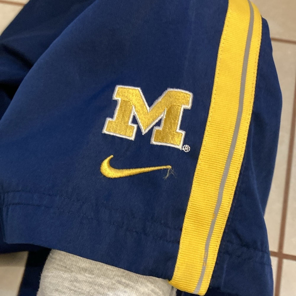 Nike Michigan Joggers - Picture 7 of 10